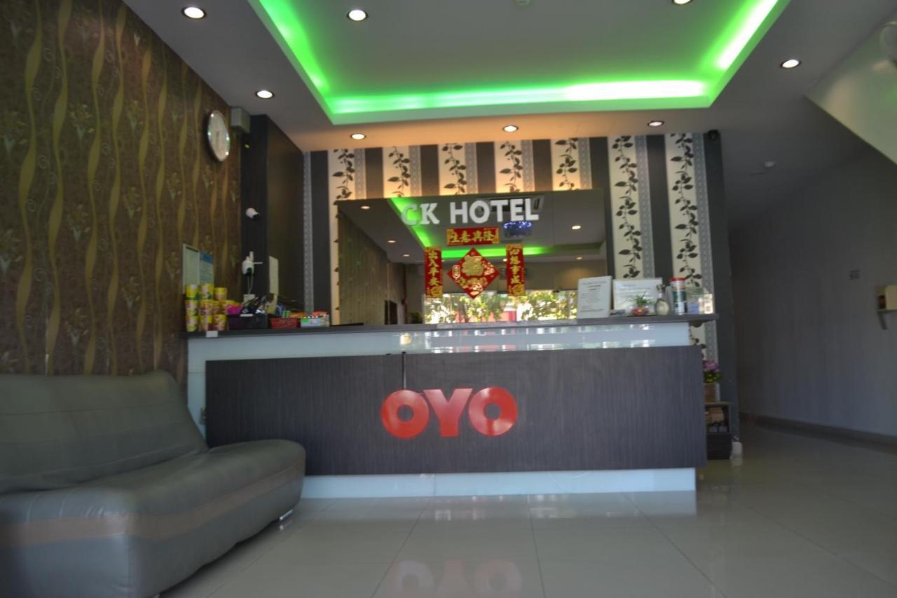 Oyo 89715 Ck Hotel 卢穆特 外观 照片